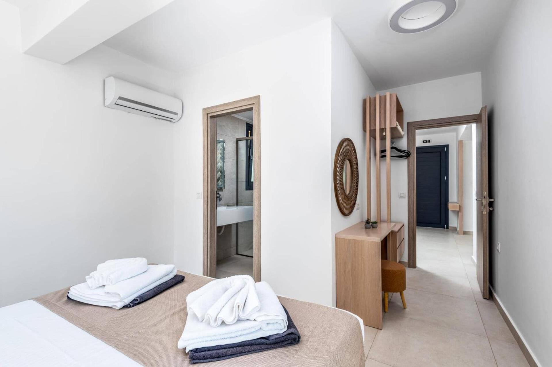Apollon Lindian Palm By Vila